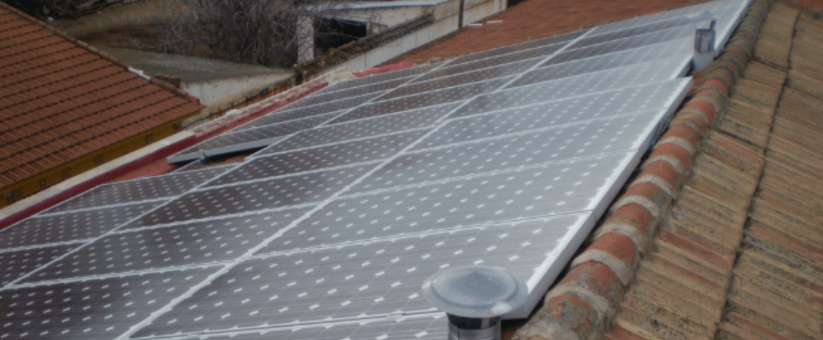 Paneles solares en vivienda Casa con Paneles Solares